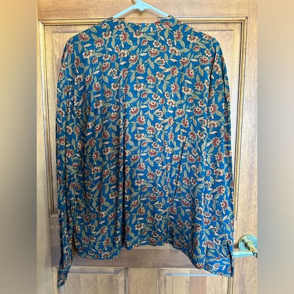 Downeast Derby Blouse in Amelia Floral P - Picture 8 of 8